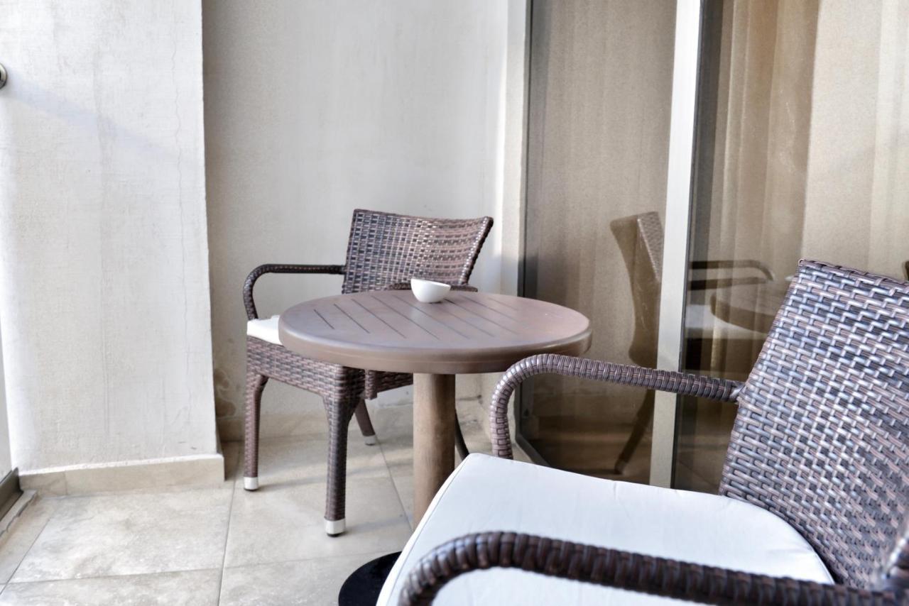 Colosseum Marina Hotel Batumi Bagian luar foto