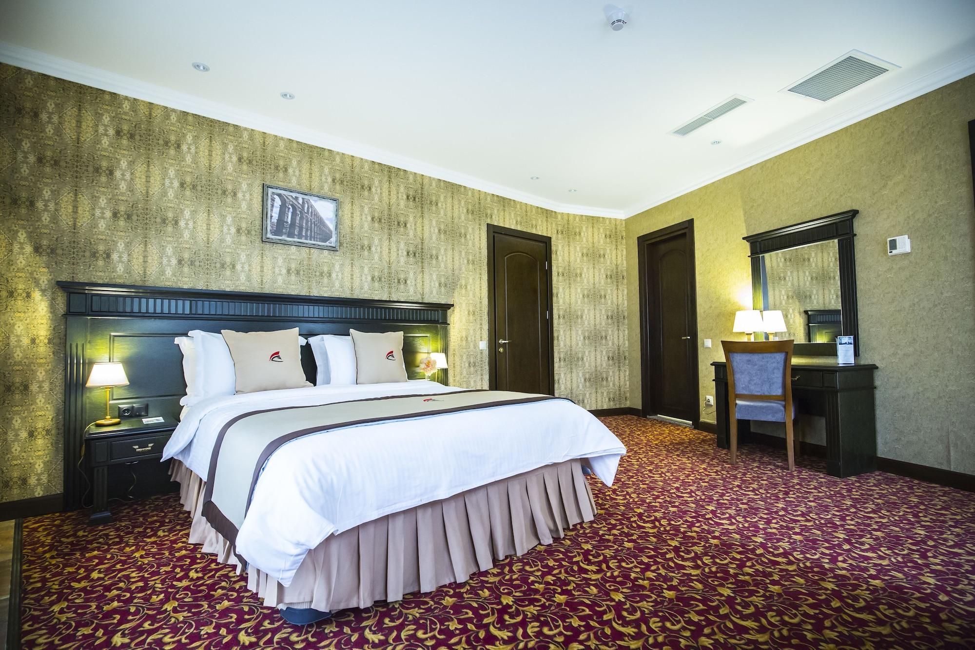 Colosseum Marina Hotel Batumi Bagian luar foto