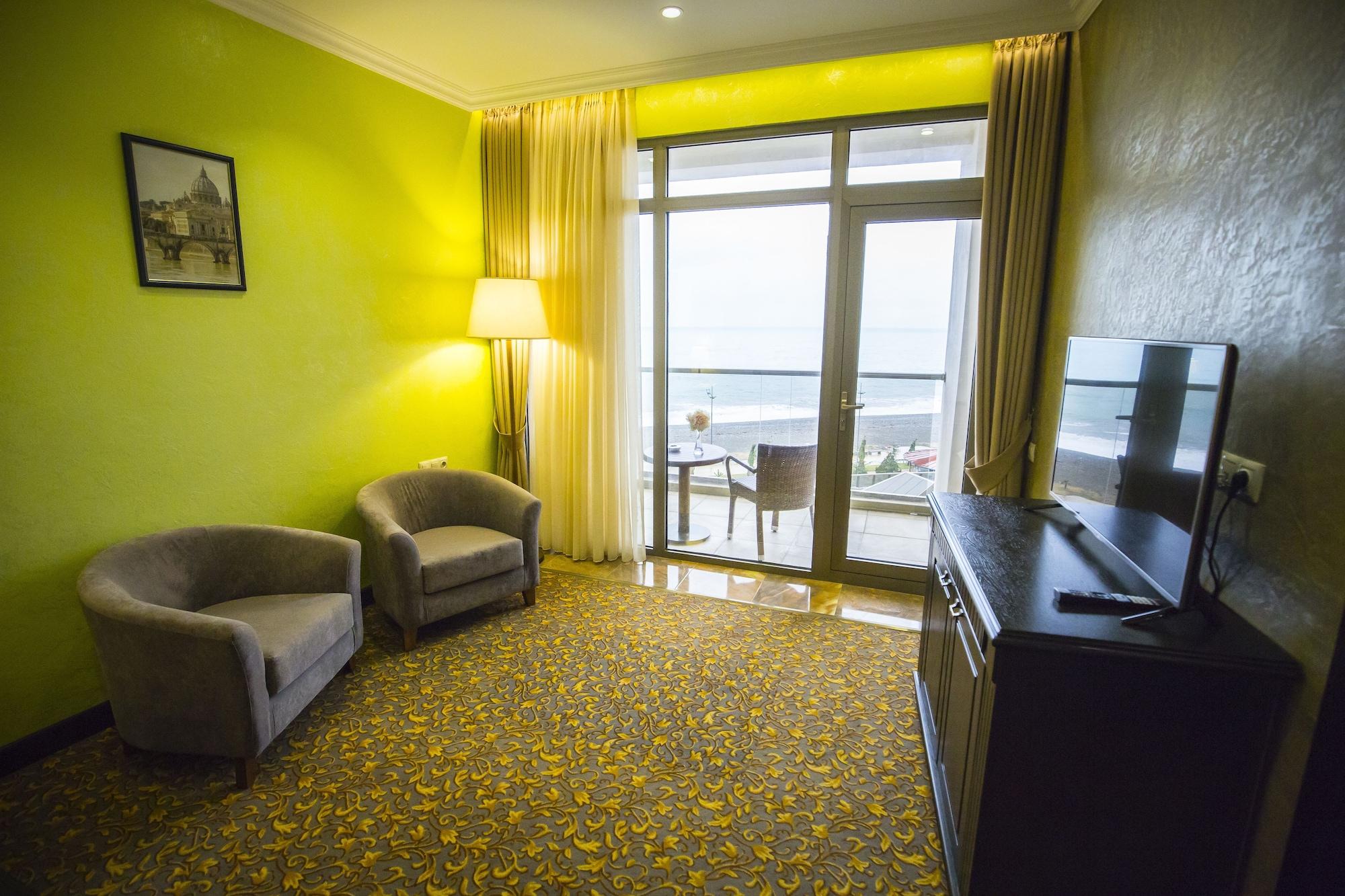 Colosseum Marina Hotel Batumi Bagian luar foto