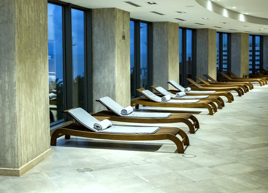 Colosseum Marina Hotel Batumi Bagian luar foto