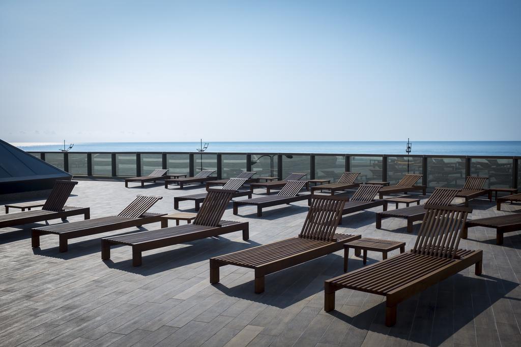 Colosseum Marina Hotel Batumi Bagian luar foto