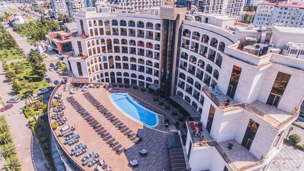 Colosseum Marina Hotel Batumi Bagian luar foto