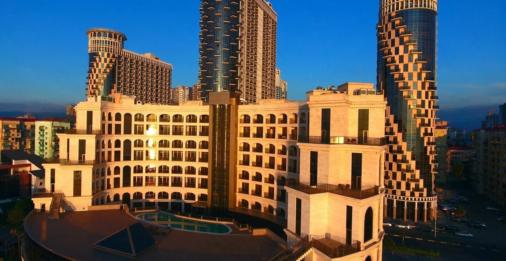 Colosseum Marina Hotel Batumi Bagian luar foto